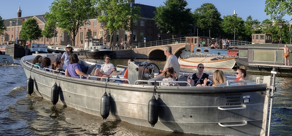 Boot mit Skipper mieten Amsterdam