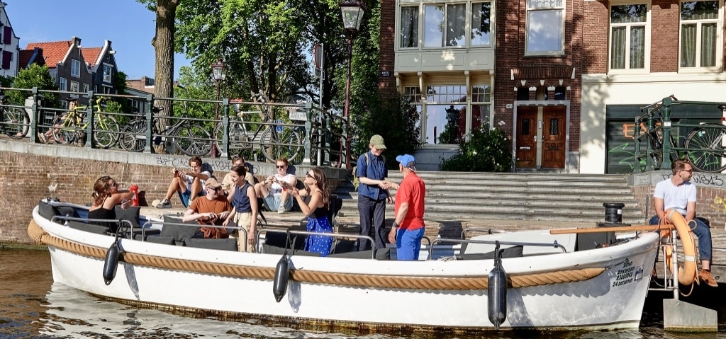 Wo kann ich ein Boot in Amsterdam mieten