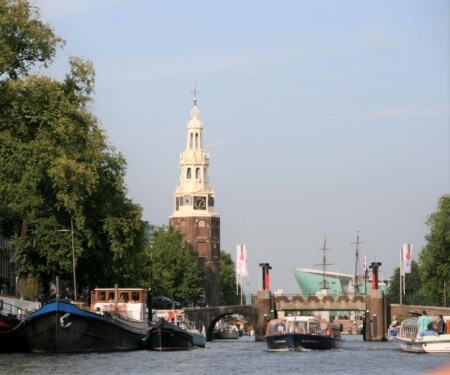 Amsterdamer Gracht mit Booten – Fahrtrouten und Tipps